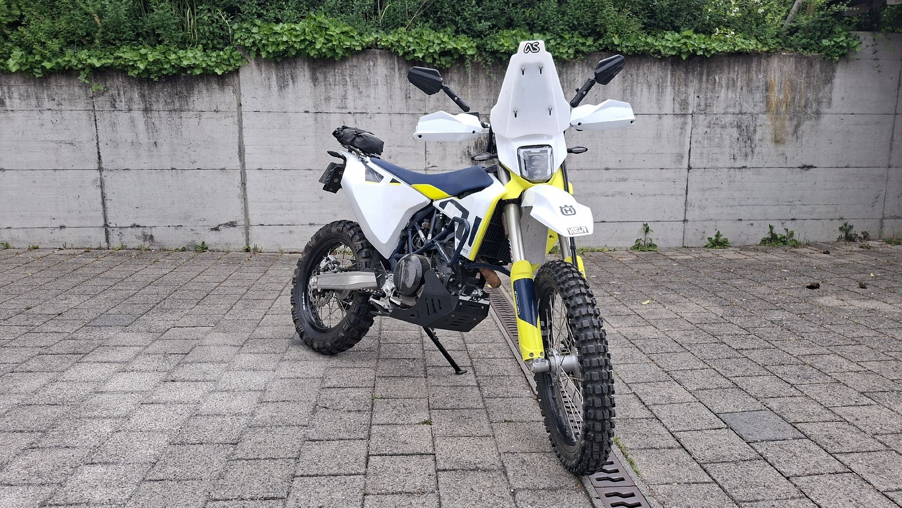 Husqvarna Enduro: Husqvarna 701 Enduro – Usato da Neftenbach venduto da schoeberlistaub