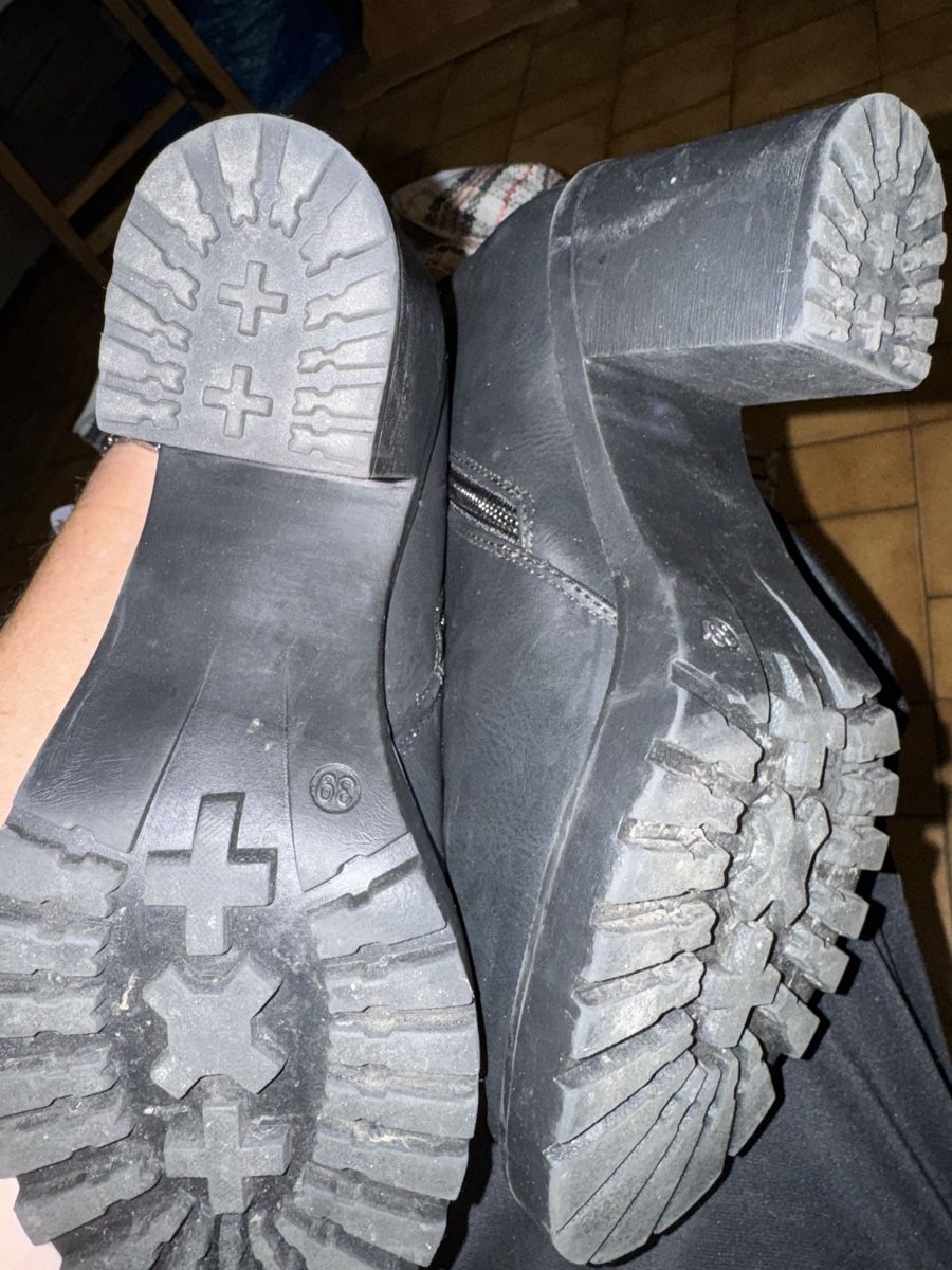 Scarpe da donna: Bottines noires Even&Odd, taille 39 Marina – Usato da Veyrier venduto da kimedovapa 2
