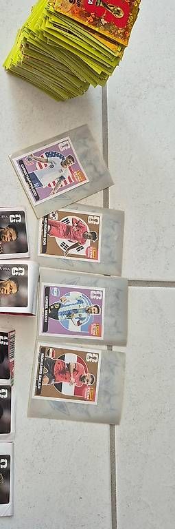 Sammelbilder & Trading cards: 4 extra Sticker zum verkaufen – Gebraucht aus Liestal von LeaMic