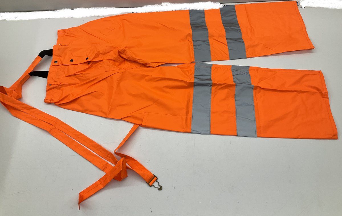 Pantaloni: Regenhose Gr. L oder M – Nuovo e nell'imballaggio originale da Kehrsatz venduto da lar_fsw9