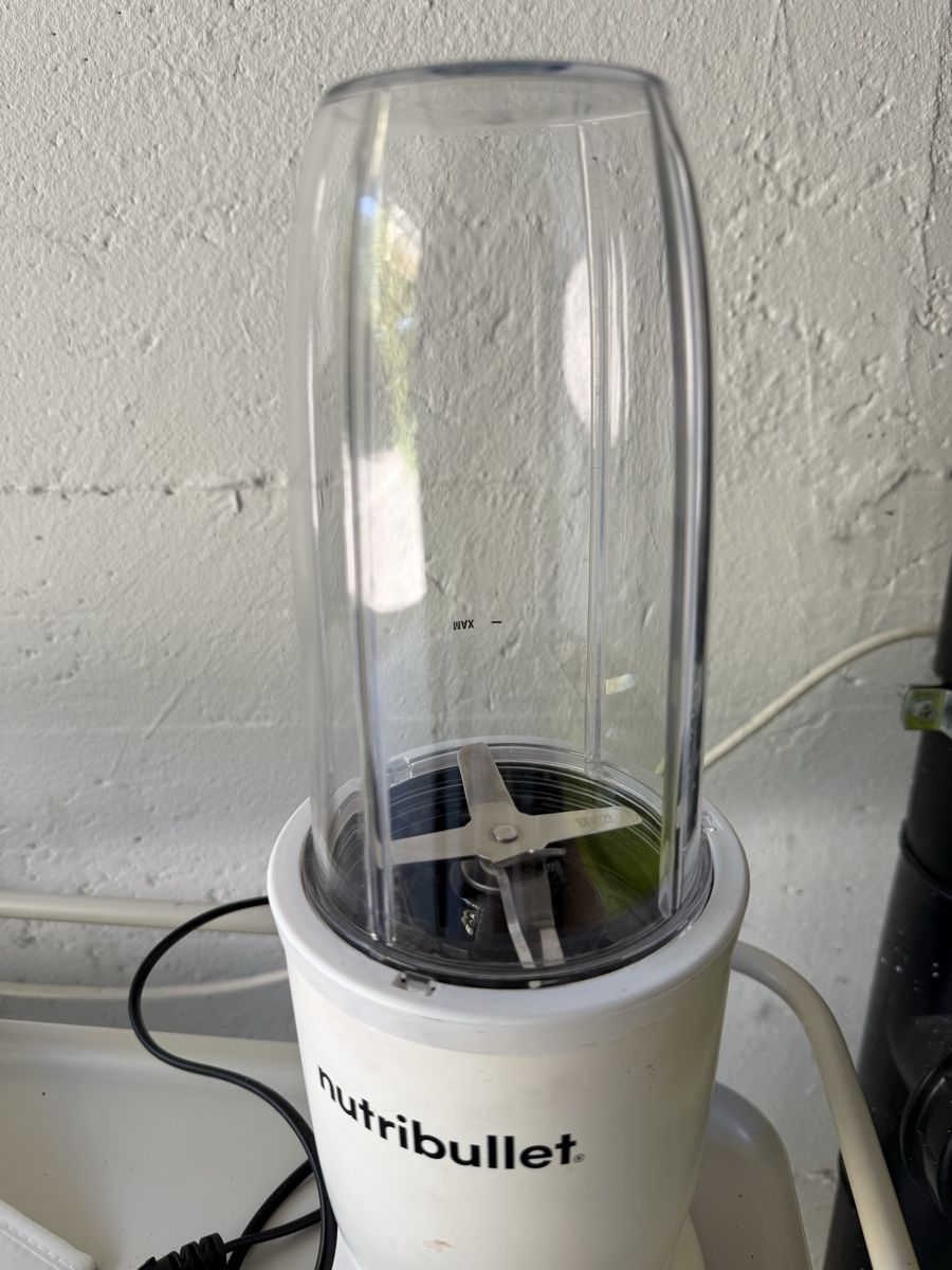 Nutribullet Elettrodomestici da cucina: Nutribullet Nutrient extractor 900W - Matt white – Usato da Zürich venduto da MissFauxSho 1