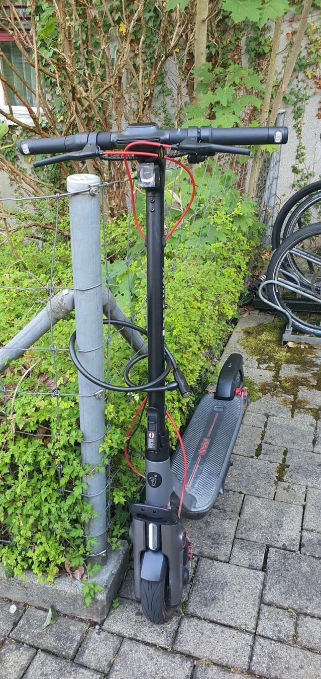 Segway Kickboard: Ninebot Segway F3 Pro D E Scooter – Gebraucht aus Fällanden von akifbbas 1