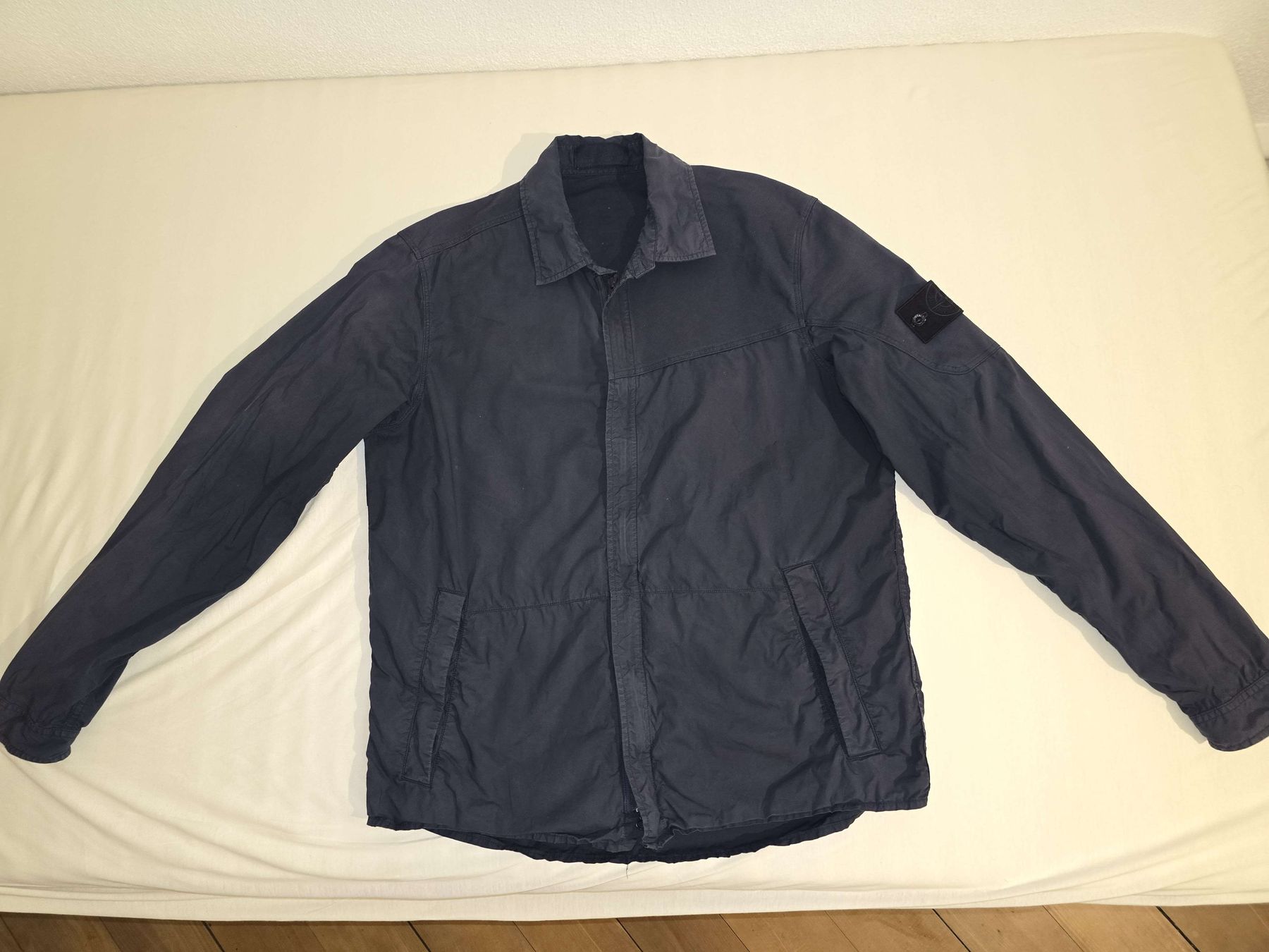 Stone Island Giacche: Stone Island Jacke dunkelblau Grösse L – Usato da Luzern venduto da Flynn_nw