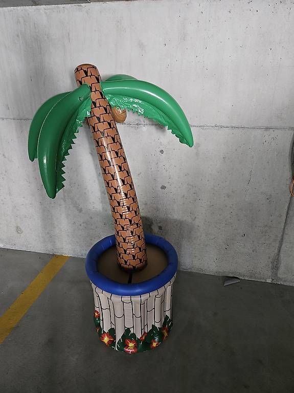 Tutte le decorazioni: Beach Palme Aufblasbar – Usato da Rotkreuz venduto da tevogel