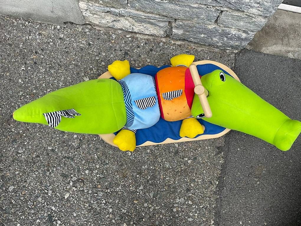 Jouets: Dondolo coccodrillo  – D'occasion à Brissago par nicoleoggier