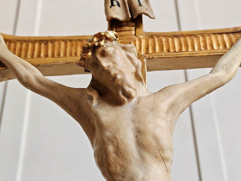 Statuette: Grosses Standkruzifix aus Holz, barocker Typus – Usato da Zuerich venduto da Antiquarium 2