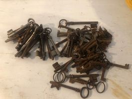 Lot de clefs anciennes