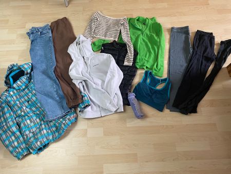 12 teiliges Kleiderpaket Grösse 158/164