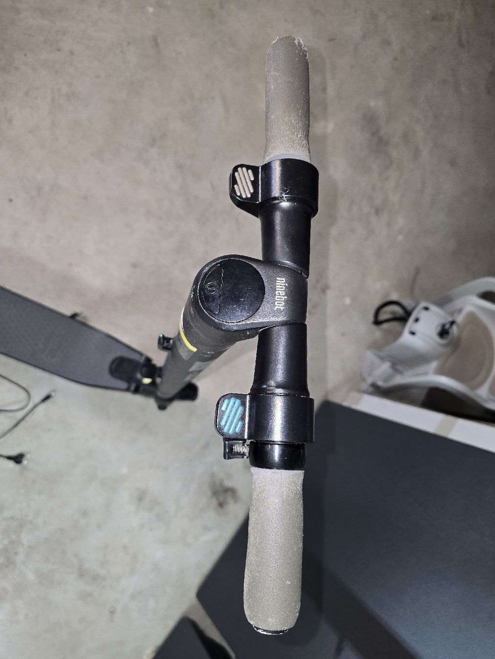 Segway Kickboard: Defektes Kickboard Ninebot ES2 mit Ladekabel – Difettoso da Kriens venduto da Pepi86 1
