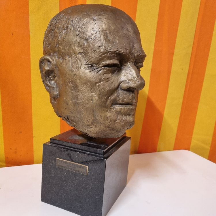 Nivada Uhren Gründer, Jakob Schneider Bronzebüste von 1967 (Gebraucht ...