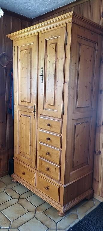 Schränke: Armoire Trisconi / penderie – Gebraucht aus Poliez-Pittet von yvus01 1