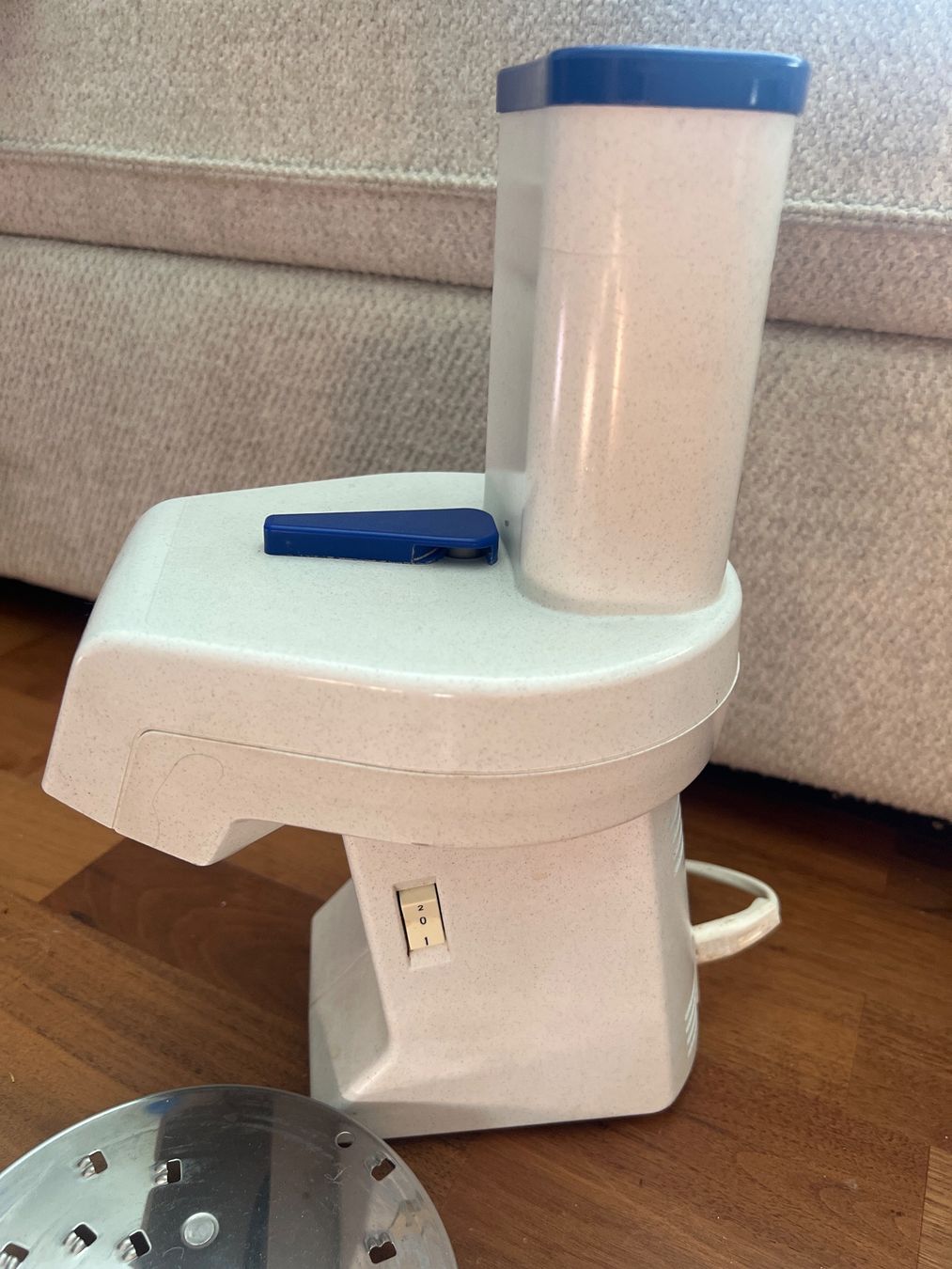 Zyliss Elettrodomestici da cucina: Zyliss  Gemüseschneider mit 2 x Scheiben Elektro – Usato da Jona venduto da Sariksa 3