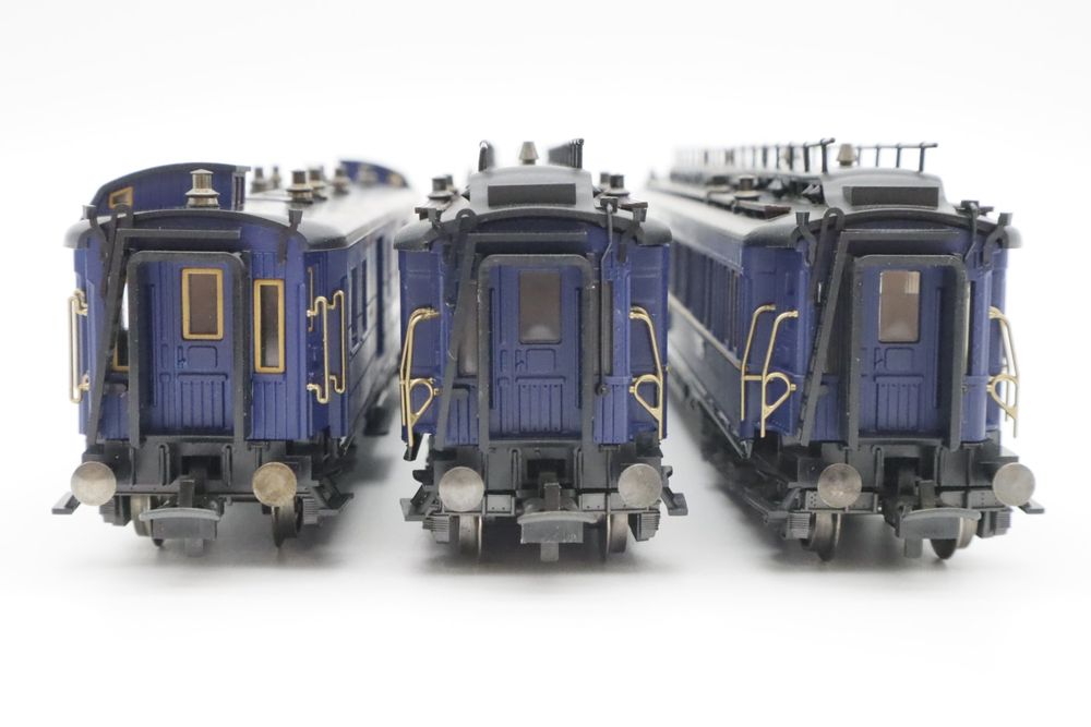 Trix Modelleisenbahnen: Trix 23795, 96, 97 CIWL Personenwagen H0 DC – Gebraucht aus Basel von Railfun 3