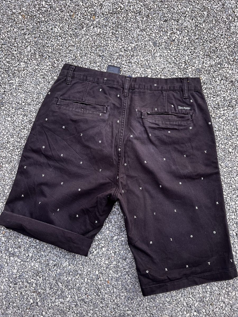 H&M Pantaloni: Shorts schwarz  – Usato da Münchenbuchsee venduto da wurzel123 2