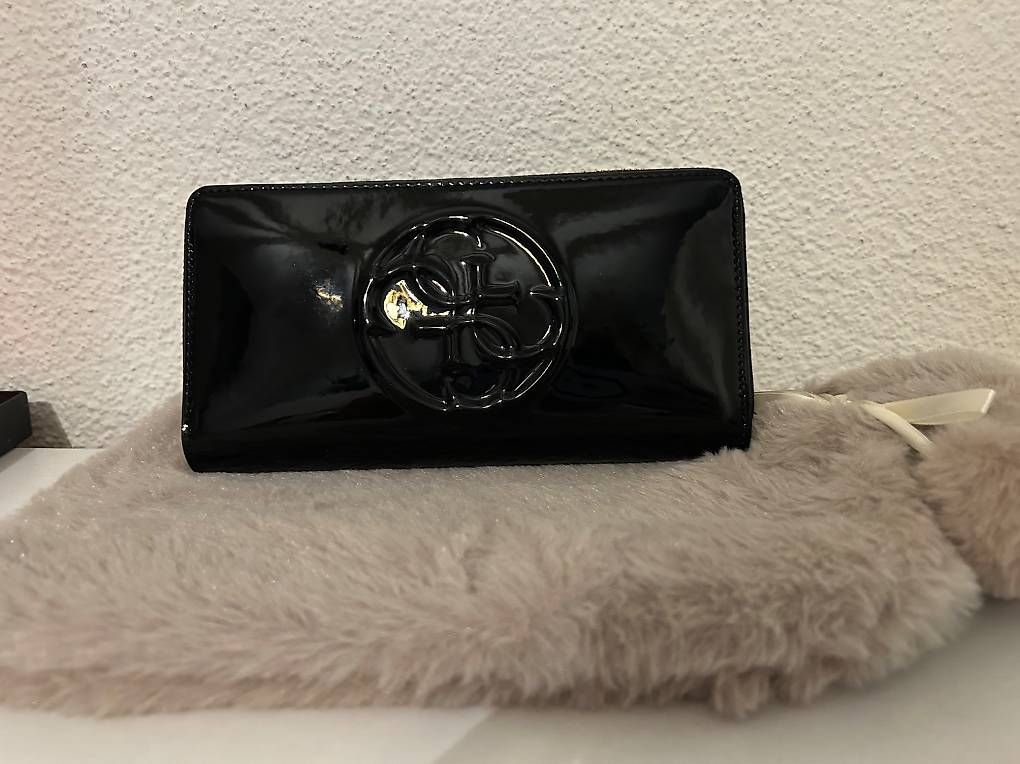 Portemonnaies: Guess Portmonnaie – D'occasion à Schindellegi par dontknow____ 2