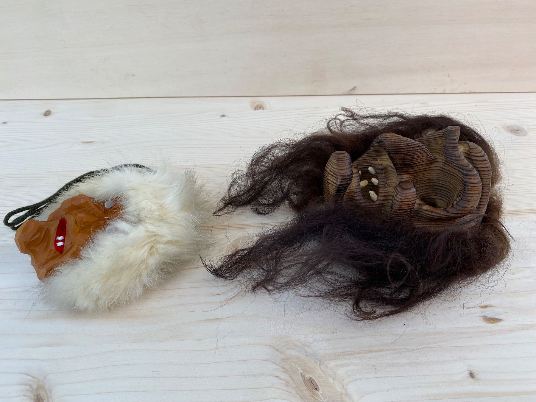 Sonstige Antiquitäten & Kunst: 2 schöne kleine Holzmasken – Gebraucht aus Feldbach von Olive1 2