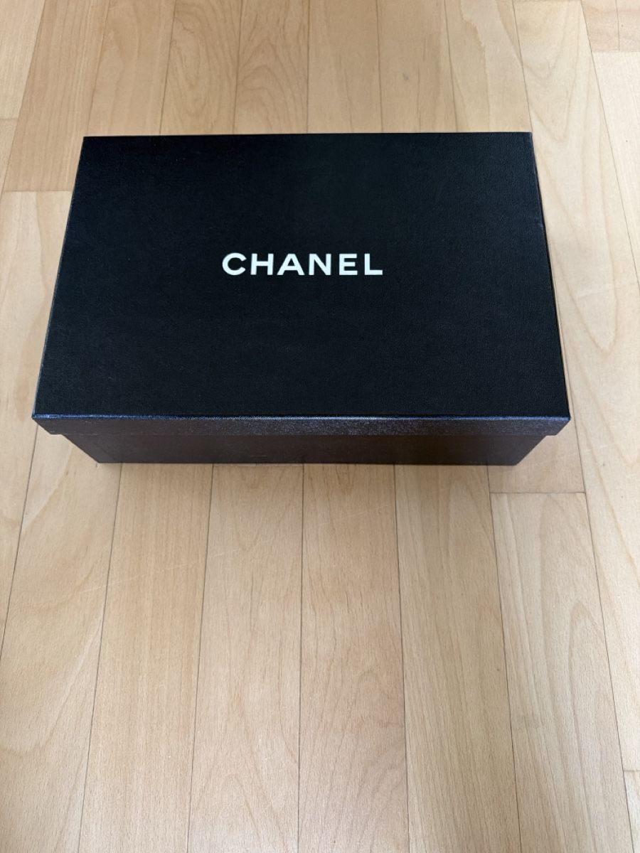 Chanel Portagioie: Chanel Black Gift Box  - Great Condit – Usato da Erlenbach ZH venduto da topchick