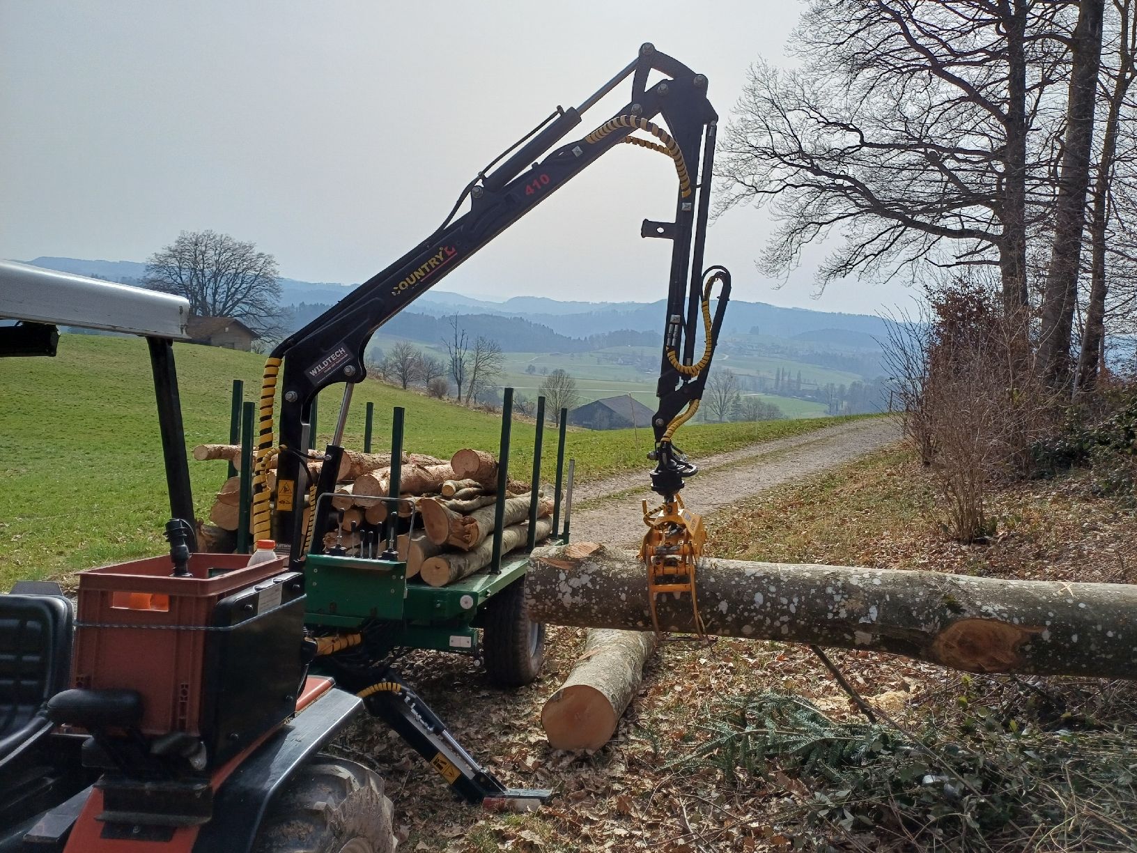 Carraro Trattori: Carraro mit Kipper und Forstkran – Usato da Tobel venduto da Schlufi501 9