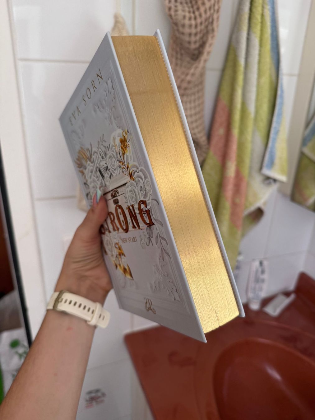 Libri: strong – Nuovo e nell'imballaggio originale da Grand-Lancy venduto da Sylvia123 1