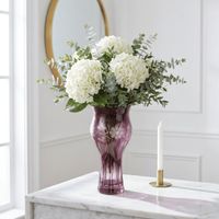 Glasvase in Violett/Bordeaux – florales Dekor - mundgeblasen