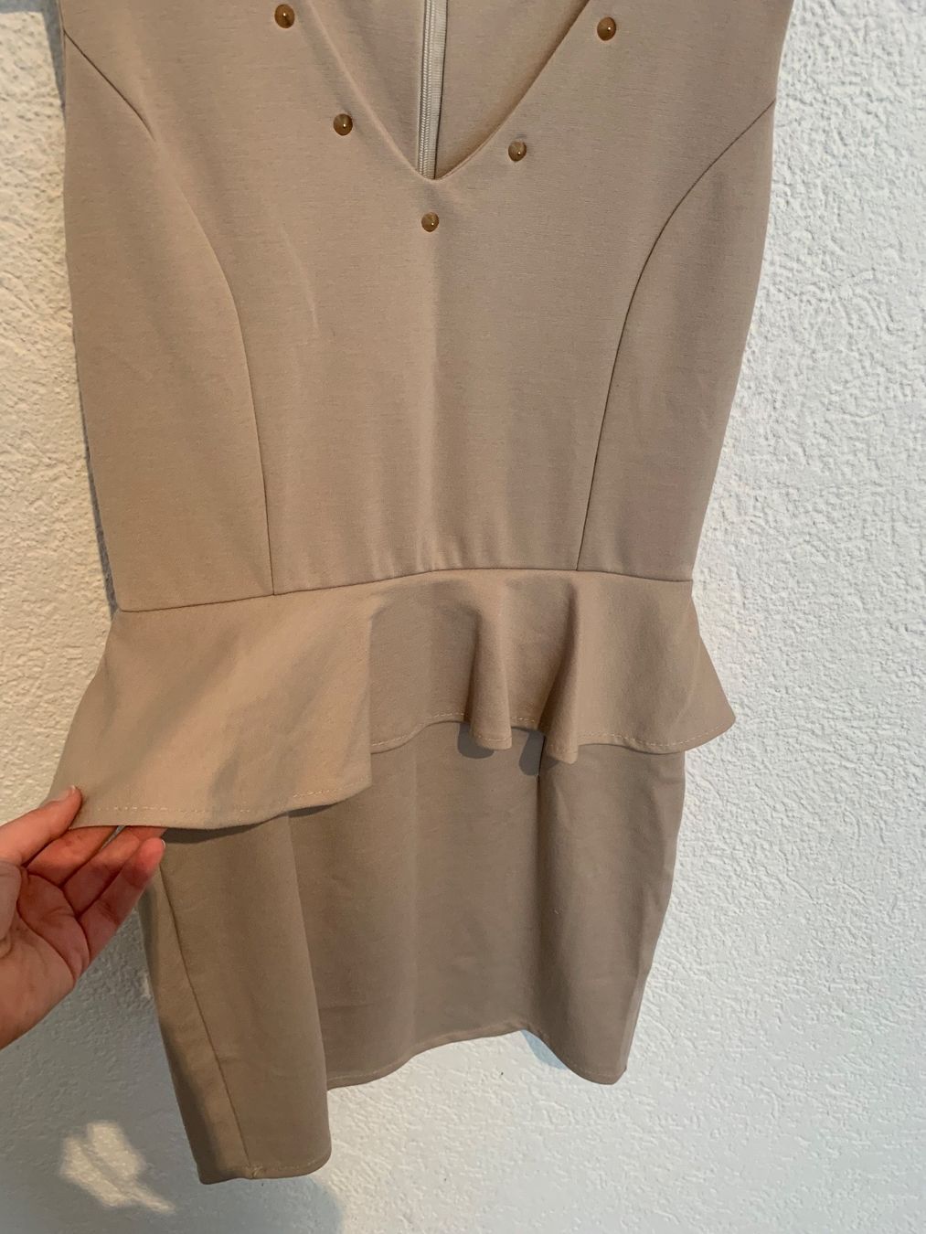 Vestiti: Kleid Beige Nieten Gold Gr. S – Usato da Fislisbach venduto da KolibriSecondhand 3