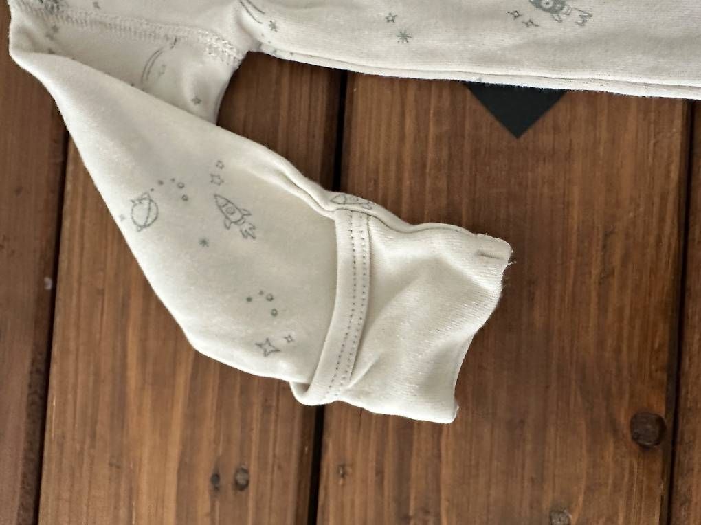 Pyjamas & Ähnliches: Strampler / Pijama 0-6 Monate | Weltraum – Gebraucht aus Zürich von domeldidom 3
