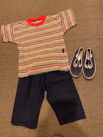 Sommer ensemble mit Schuhe, kurzer Hose und T Shirt  3 Jahre