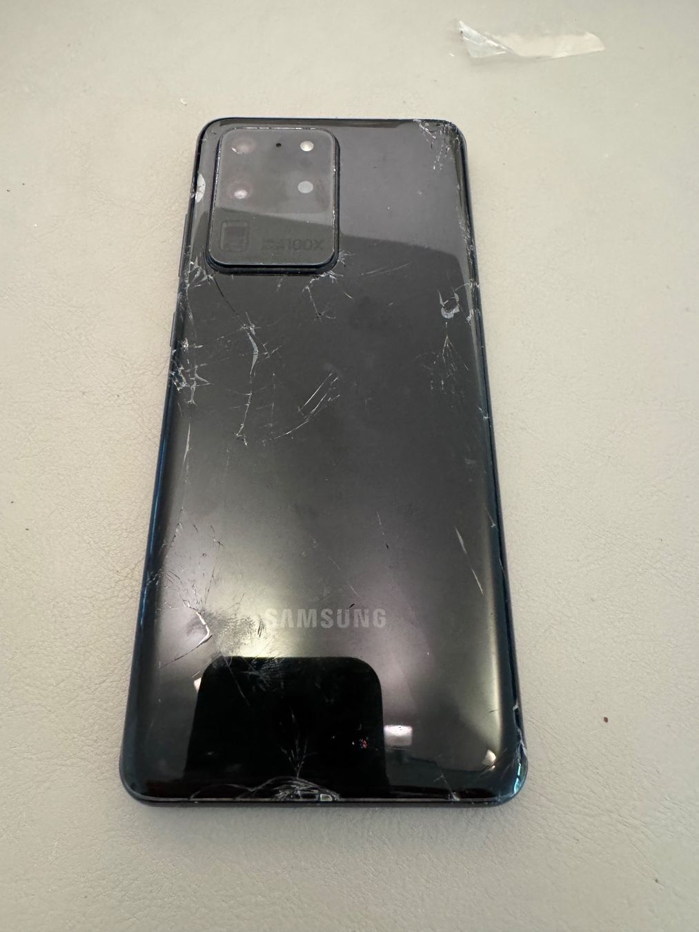 Samsung Telefoni cellulari / Smartphones: Samsung Galaxy S20 Ultra – Difettoso da Adliswil venduto da Busys 1