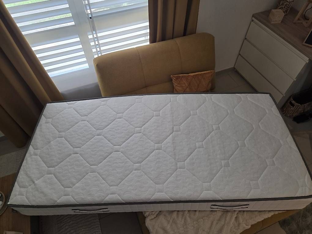 Materassi: Matelas à vendre 90x200 cm – Nuovo e nell'imballaggio originale da Collombey venduto da rubrub