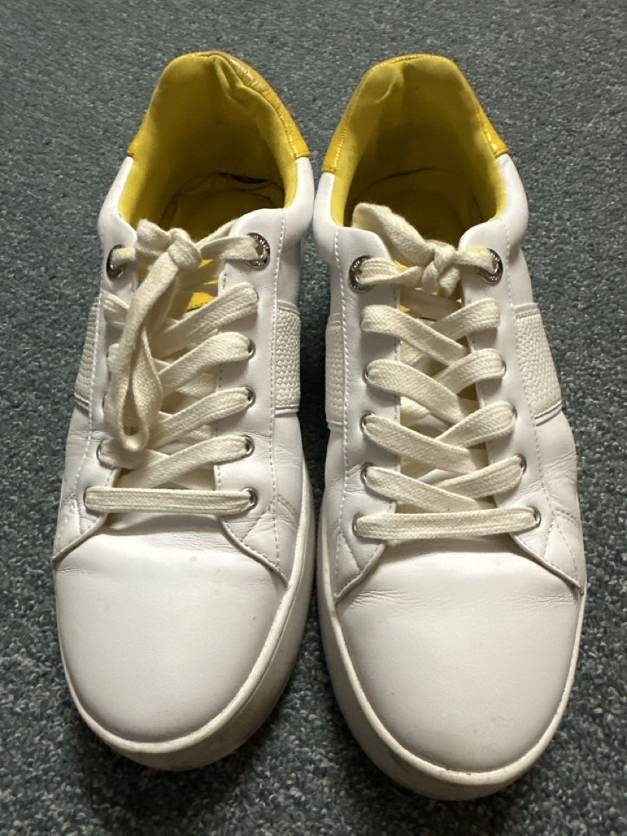 Dune London Scarpe da donna: Damenschuhe weiss/gelb Gr 39 – Usato da Baltschieder venduto da YmroBe