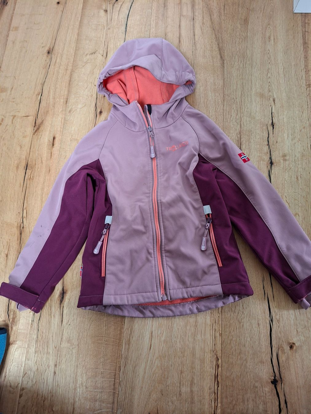 Trollkids Jacken & Mäntel: Trollkids Softshelljacke Gr 116 gefüttert – Gebraucht aus Elgg von Mimmi123