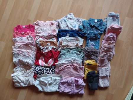 39 teiliges Mädchen Kleiderpaket 74