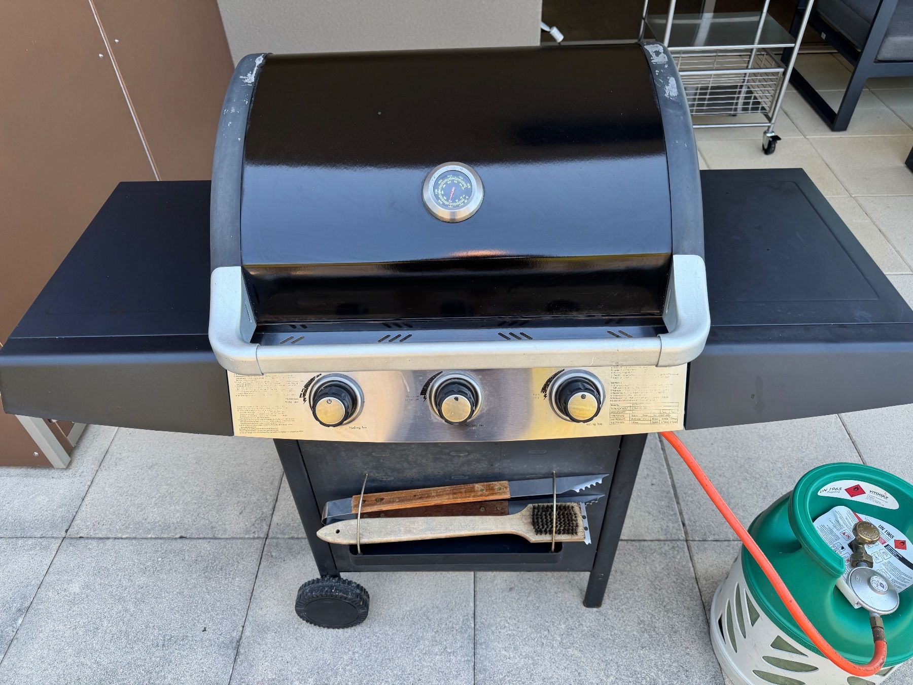 Griglie: Gasgrill mit Gasflasche – Usato da Grossdietwil venduto da Mascha2