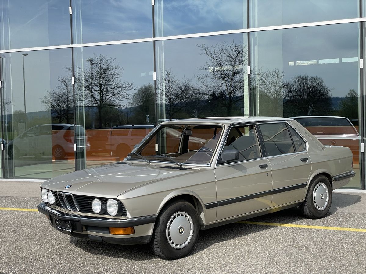 BMW Automobili: BMW E28 525e Oldtimer mit Schiebedach! – Usato da Winterthur venduto da AJ2323 1