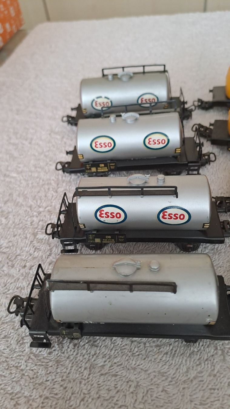 Märklin Modelleisenbahnen: Märklin 8 Tankwagen H0 WS/04 – Gebraucht aus Winterthur von Riebeli333 1