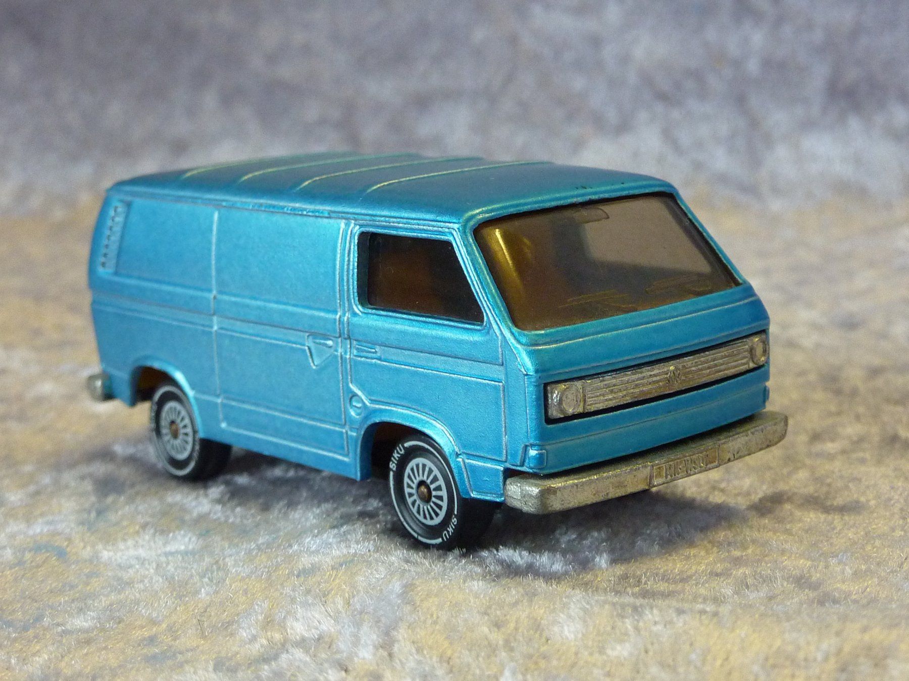 Siku Modellautos: VW Bus T3 Transporter Siku – Gebraucht aus Dürrenäsch von  4