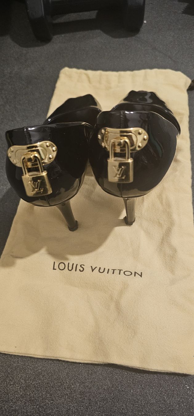 Chaussures femmes: Louis Vuitton Heels – D'occasion à La Tour-de-Peilz par mcp_w7rw