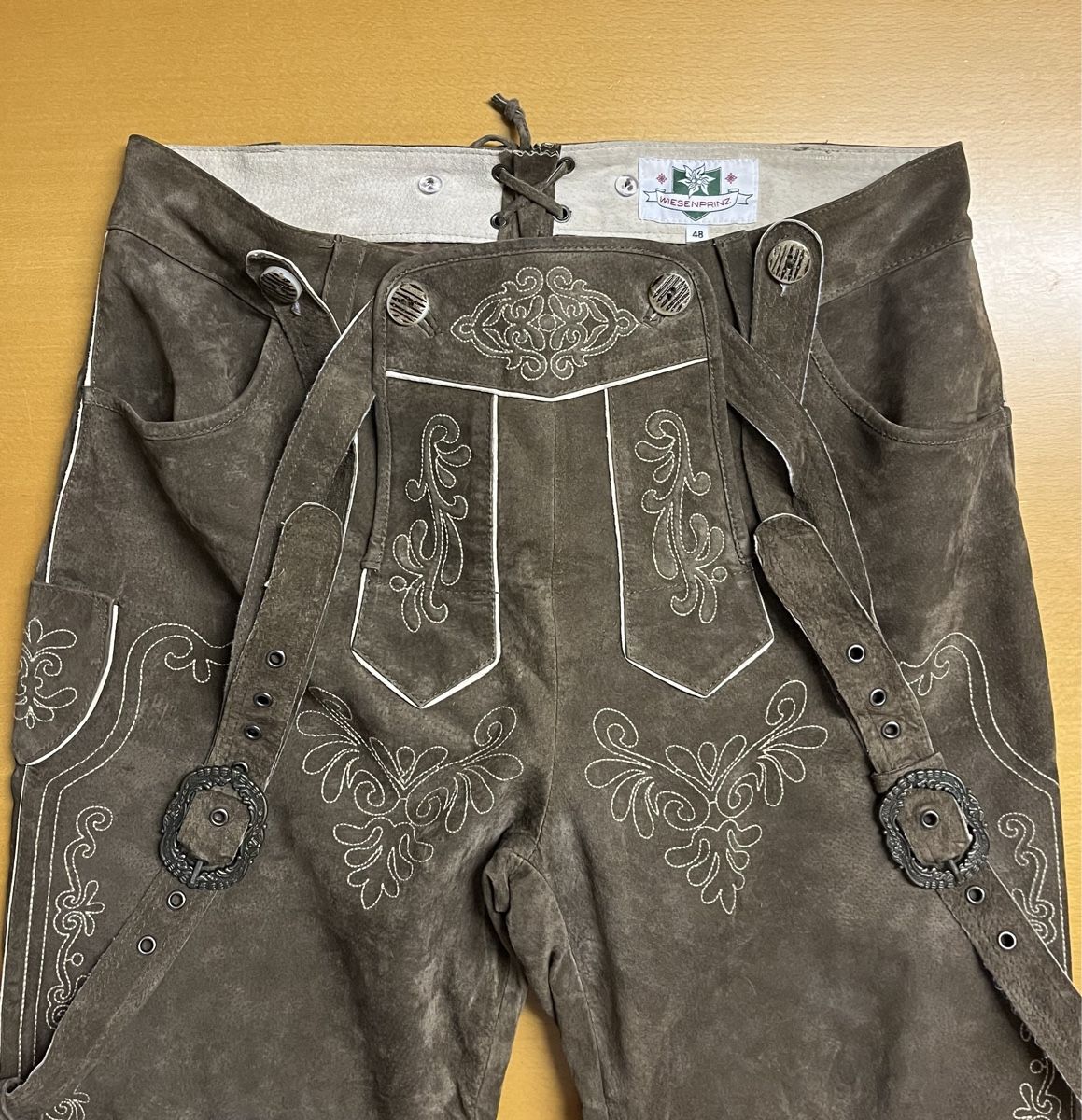 Pantaloni: Lederhose von WIESENPRINZ - Echtleder, Grösse 48 – Nuovo (secondo la descrizione) da Zürich venduto da VVintage