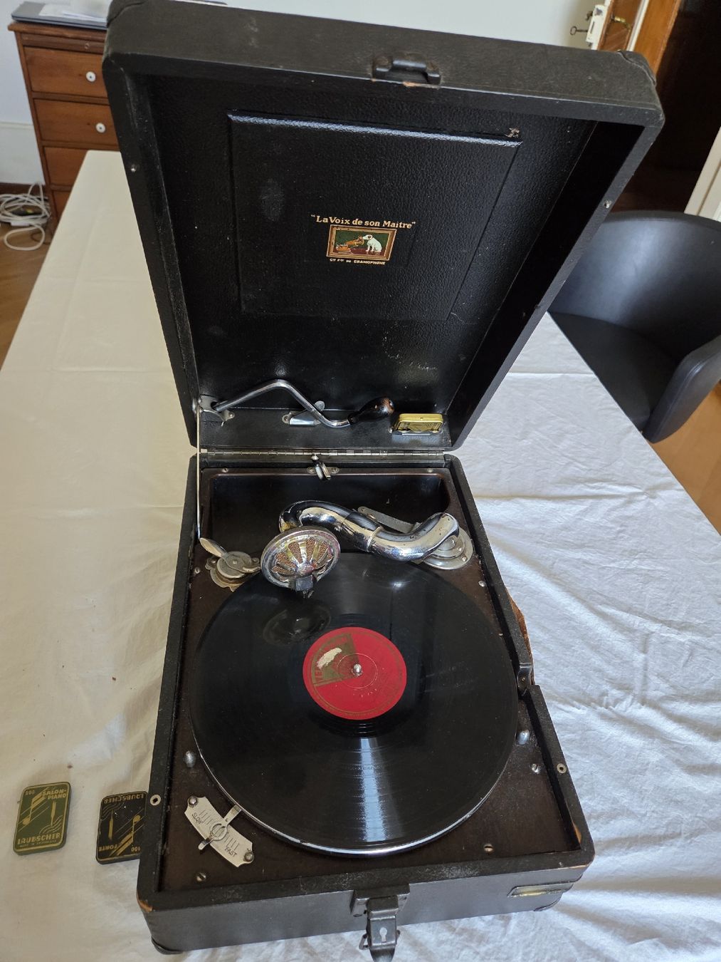Plattenspieler: gramophone la voix de son maître – Gebraucht aus Neuchatel von sckkj