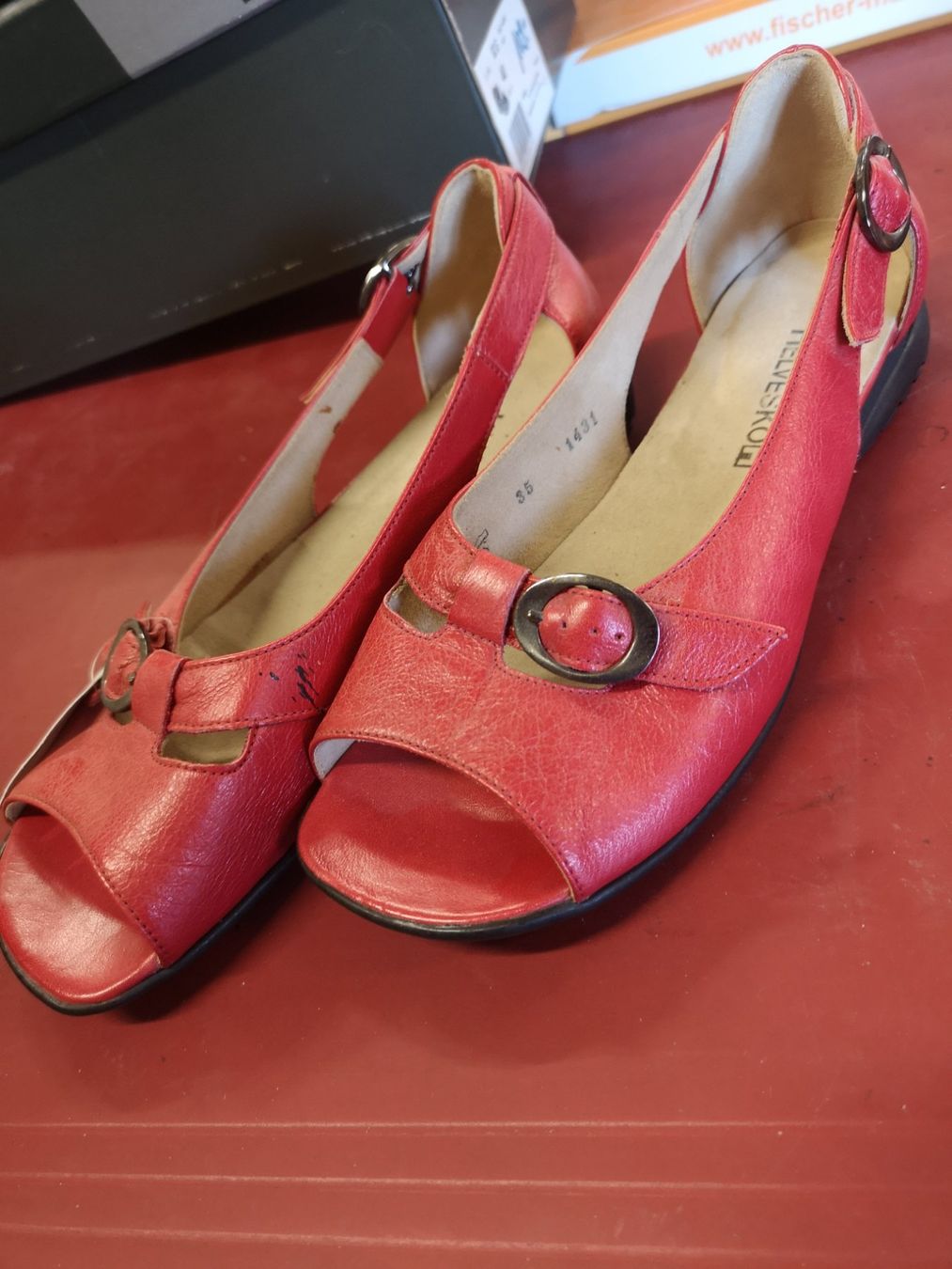 Helvesko Damenschuhe: Helvesko – Neu und originalverpackt aus Möhlin von Highwaytom
