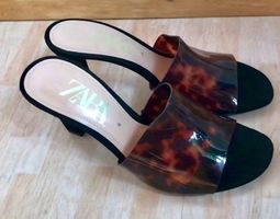 NEU: Zara Sandalen / Sandaletten / Slip-ins, 36, Wildleder