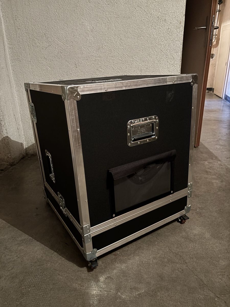 Valises de voyage: FLIGHT CASE PROFESSIONNEL SUR ROULETTES – D'occasion à Monthey par Fantabi 1