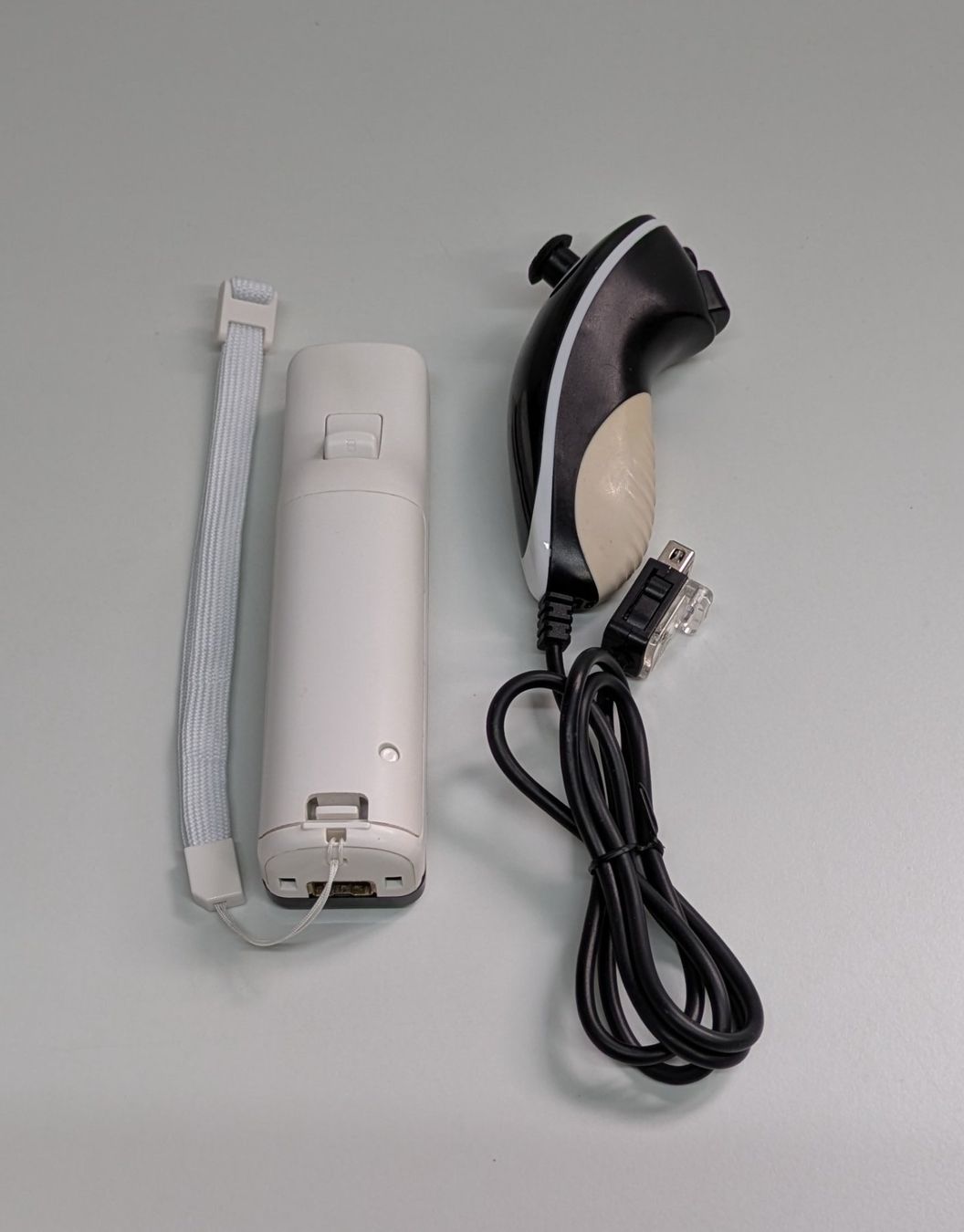Controller: Wii Controller mit Nunchuck (Dritthersteller) – Usato da Menziken venduto da mame18 1