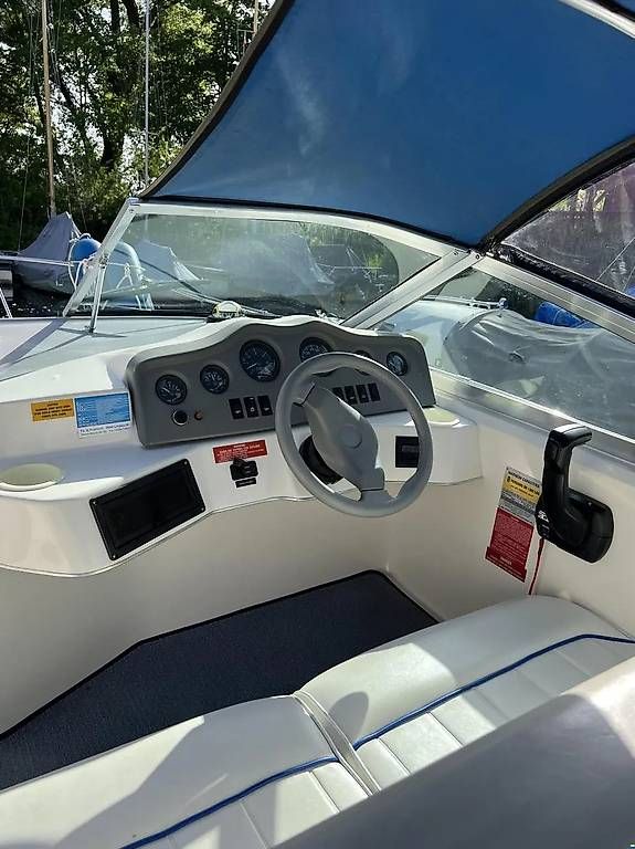 Barche: Sea Ray 230 DA LTD – Usato da Thônex venduto da cforgnone 3