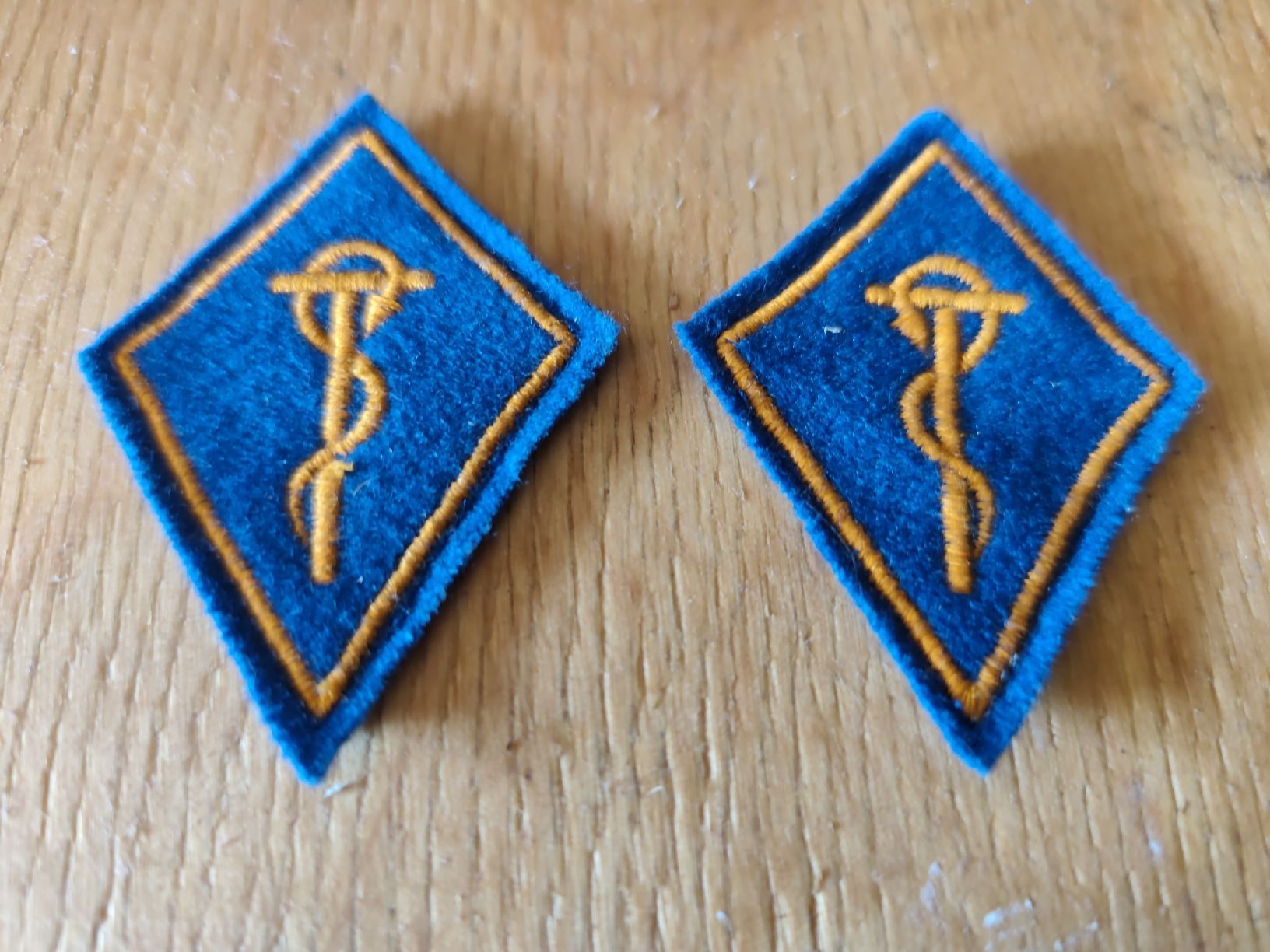 Schweizer Armee Patches: Schweizer Armee Abzeichen, Sanität, gut erhalten – Gebraucht aus Schiers von Pet70