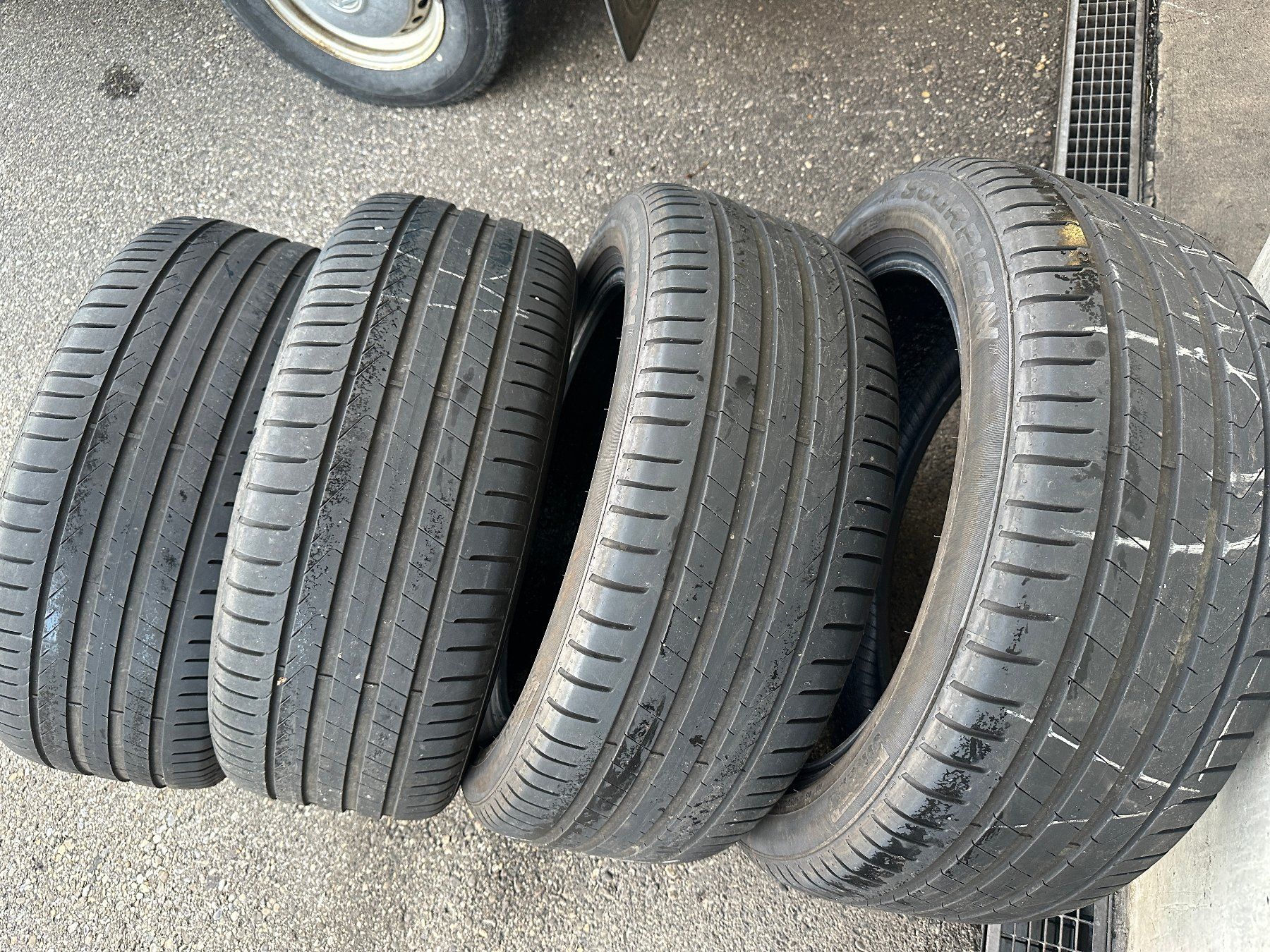 Pneus & Kompletträder: 4 Sommerreifen Pirelli scorpion 255/45 R19 100V Seal inside – Gebraucht aus Günsberg von fuerstvgb 6