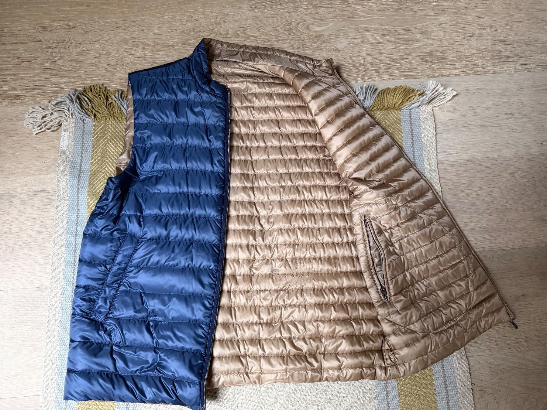 Herno Gilets & Westen: HERNO Wende Stepp-Weste blau beige – Gebraucht aus Oberwil b. Zug von hallihallo12