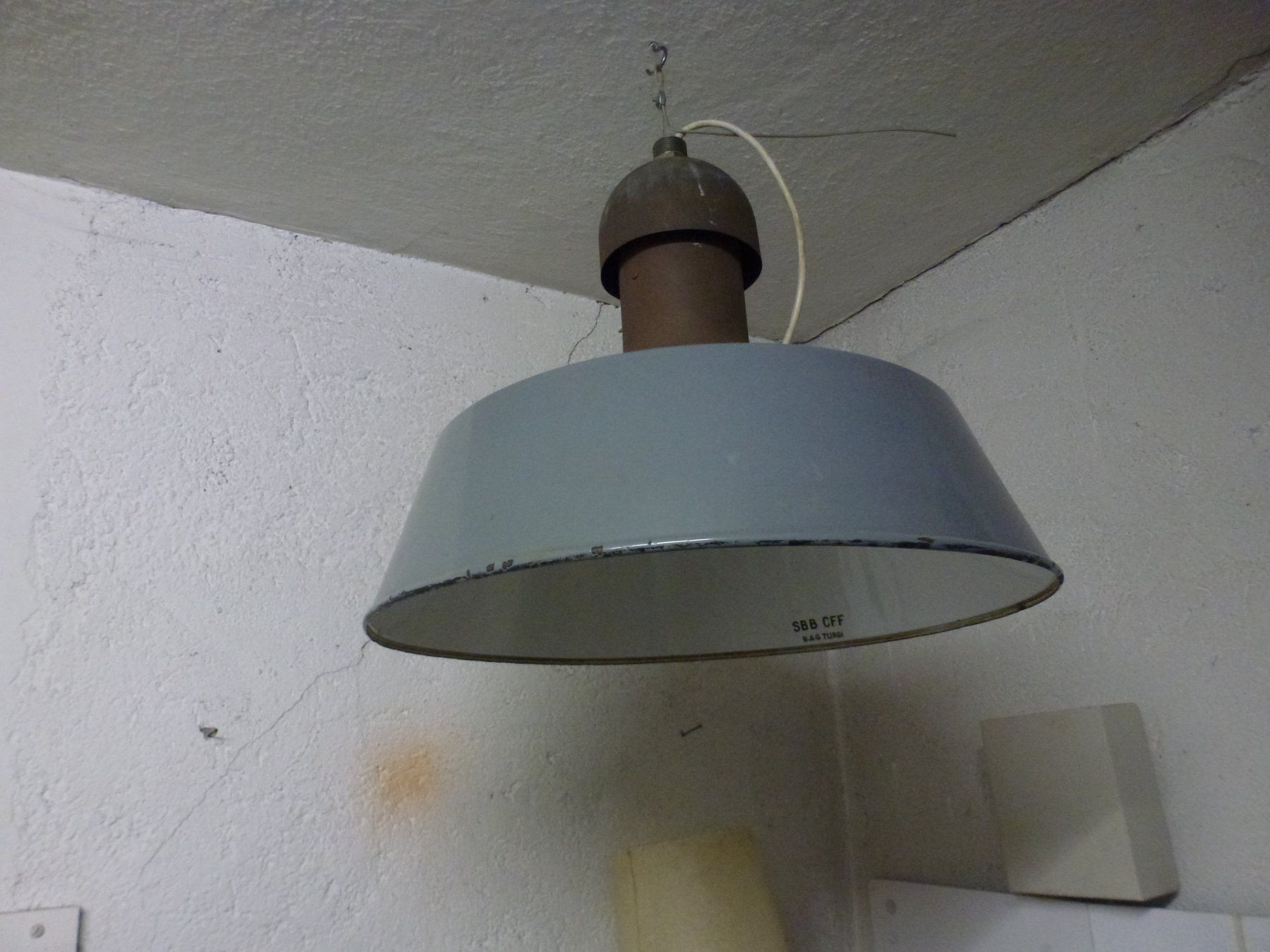Bag Turgi Lampade: Grosse Design Werkstattlampe SBB / B.A.G – Usato da Zürich venduto da Luftibus01
