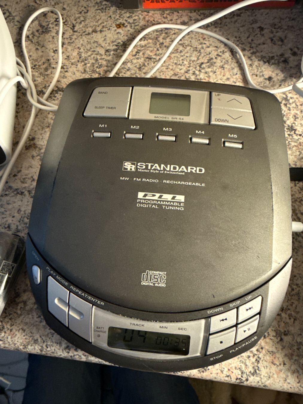 Lettore multimediale portatile: Lecteur CD portable Standard et autres – Usato da St imier venduto da sav_bjf9 1