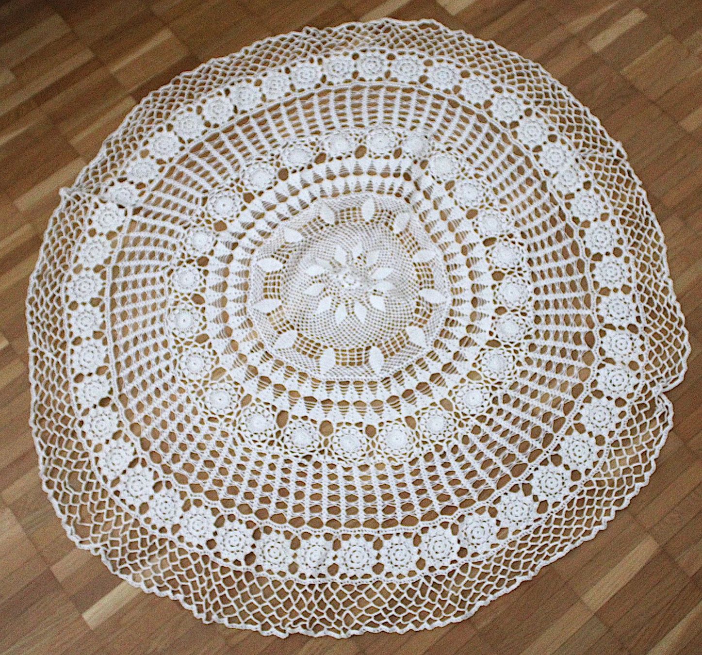 Altra biancheria da tavola: Runde Häkel Tischdeck, 90 cm. – Usato da Locarno venduto da fripui 1
